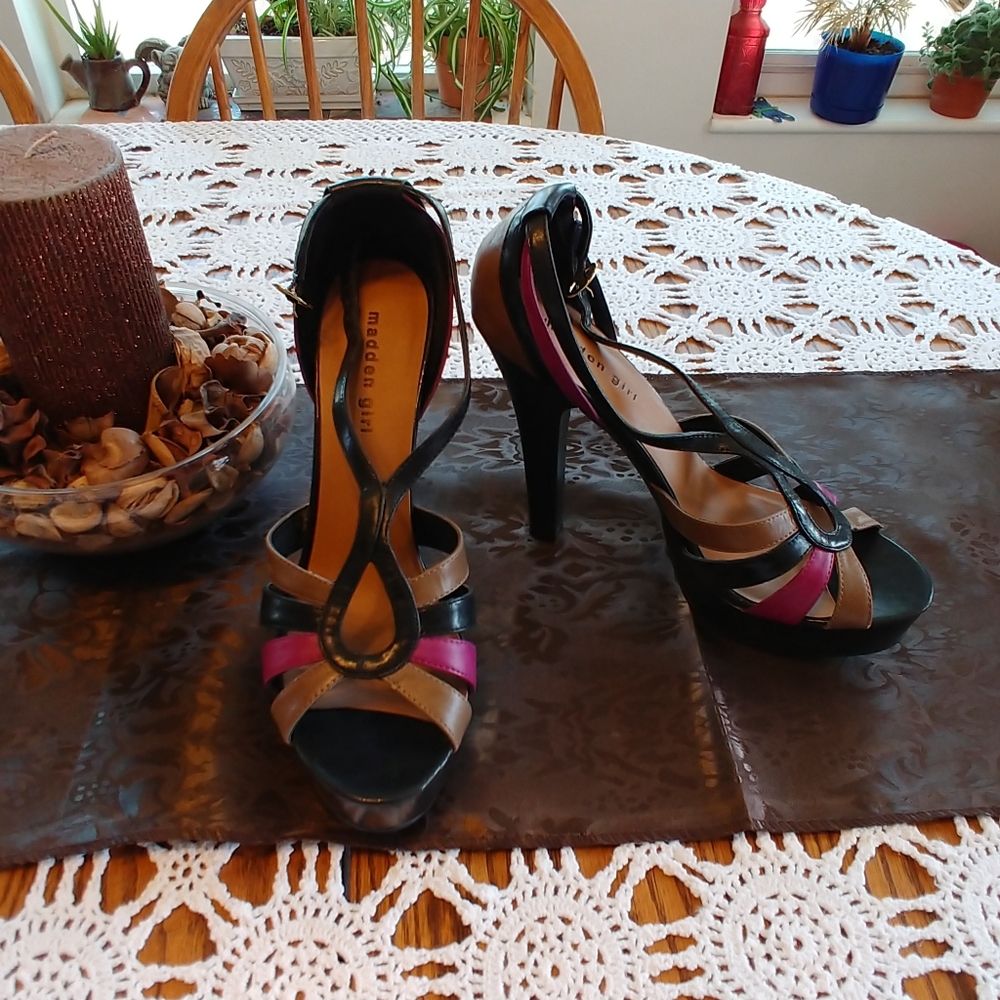 Platform heels - Picture 2 of 2